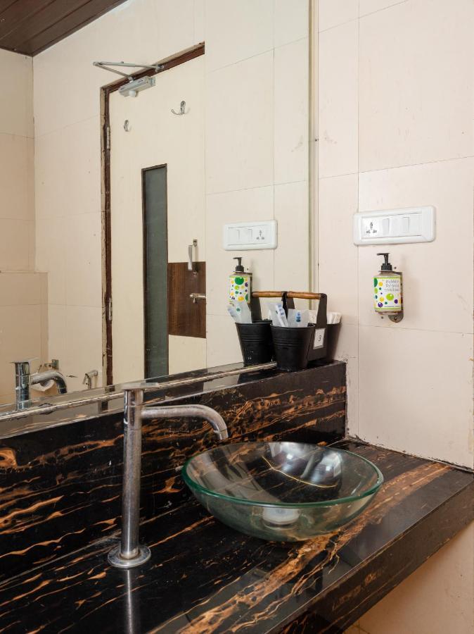 Hotel Aura - Near Malad Link Road Gorai Εξωτερικό φωτογραφία